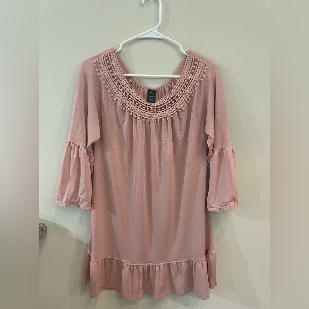 WinWin women’s crochet tunic neckline. size- S-M. Creamy blush.